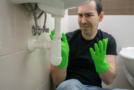 Man shock in the sink